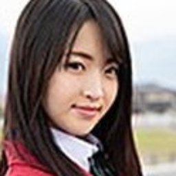 優木カリナ